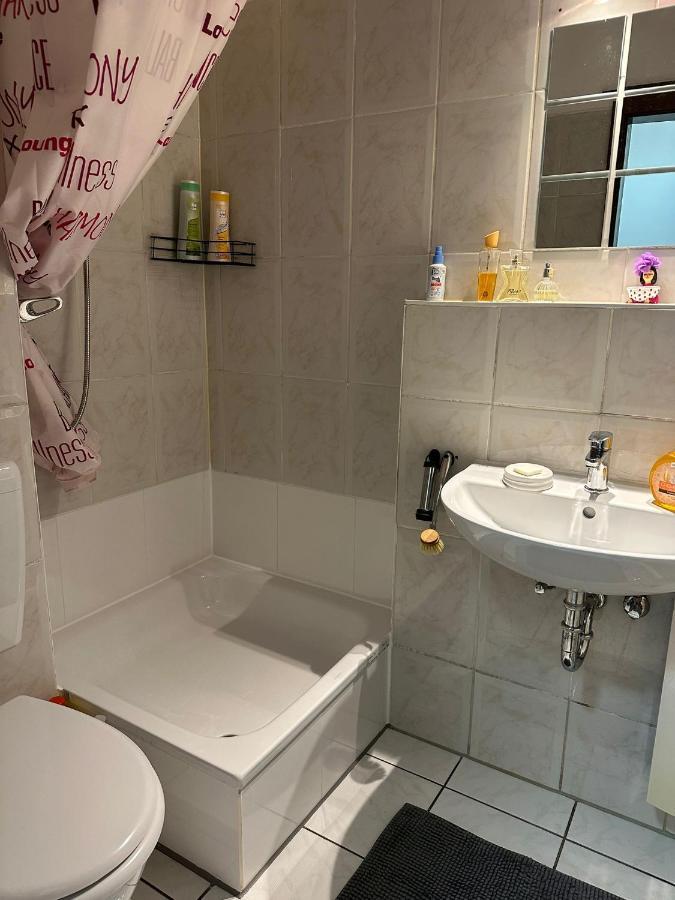 Jasmin'S Apartment เครเฟลด์ ภายนอก รูปภาพ